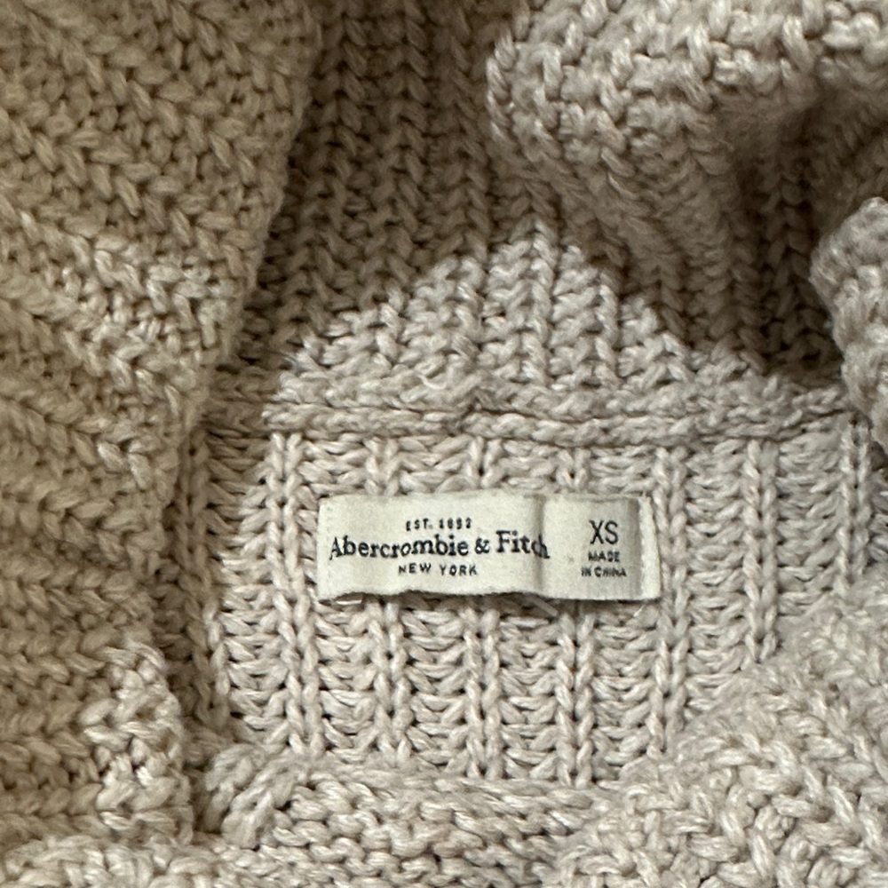 Abercrombie & Fitch Beige Cable Knit Turtleneck Sweater - Picture 2 of 2